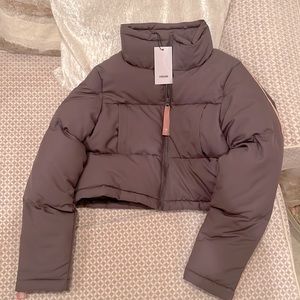 NWT Gymshark cropped athletic puffer jacket
